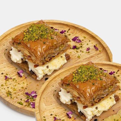 باقلوا مربعی با سرشیر (۲ عدد)